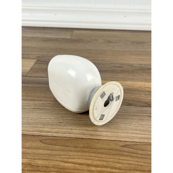 NETGEAR ARLO VMC3030 Indoor/Outdoor Security Camera With Battery White - Picture 3 of 10